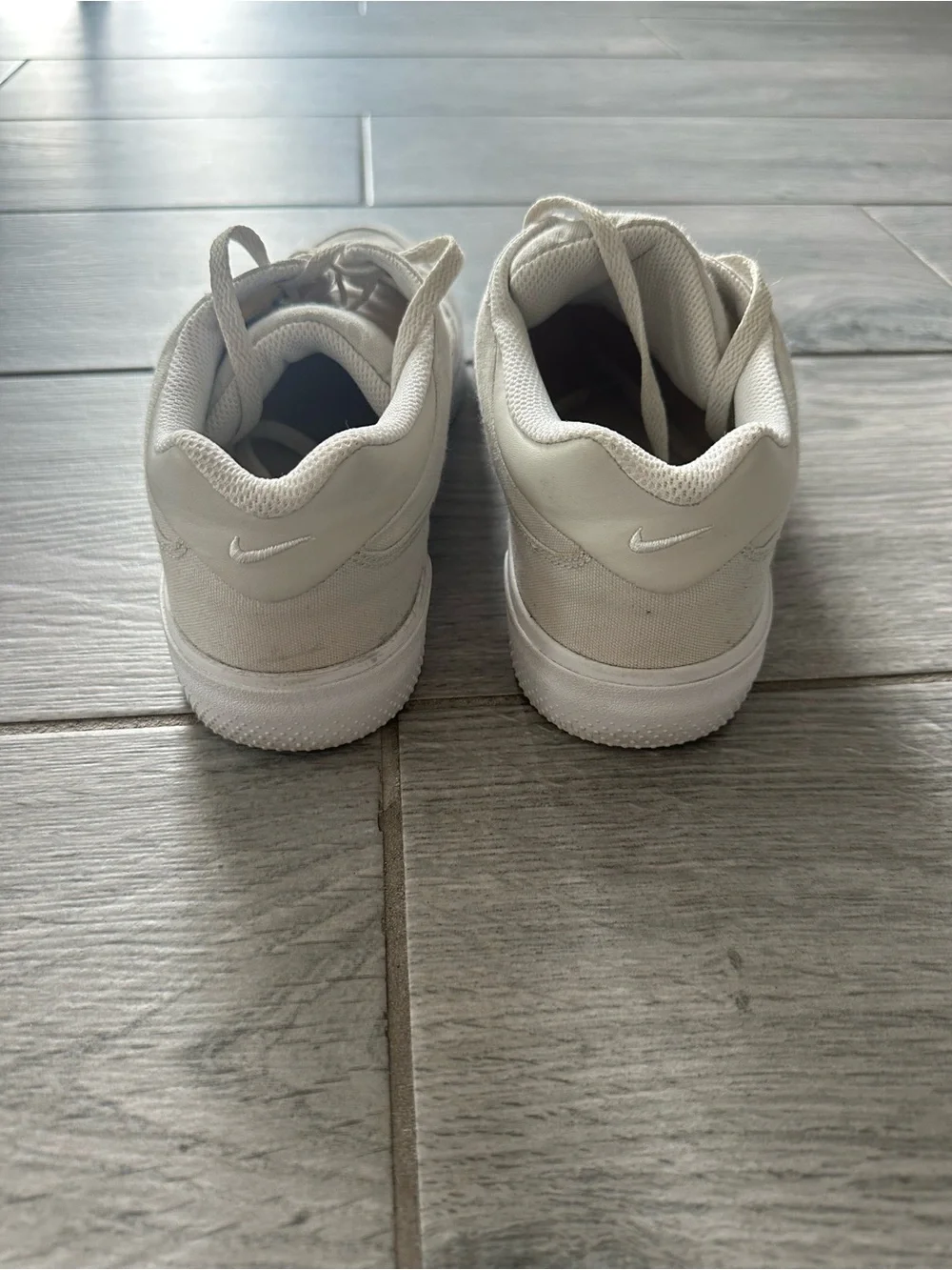Nike Men’s Cream Canvas Low-Top Sneakers